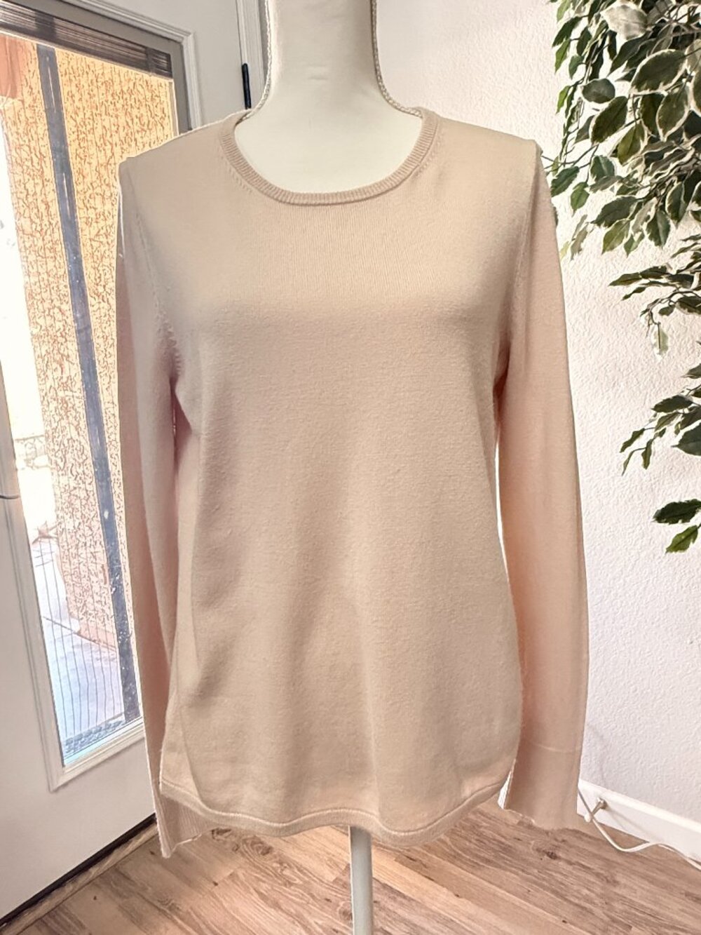 Ann Taylor Sweater Size M